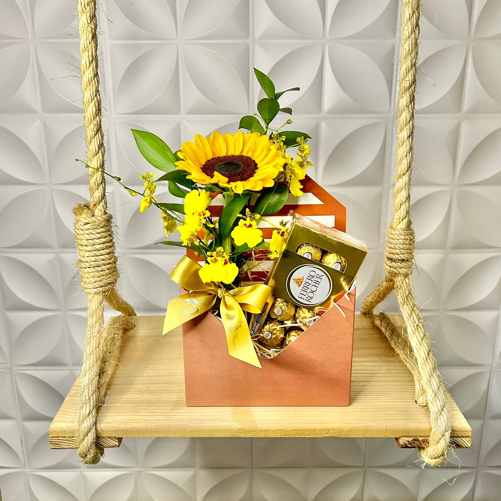 Girassol com Ferrero na Caixa Envelope